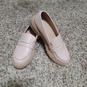 Women's Cream Loafers Sz 9.5